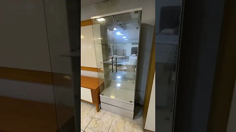A cristaleira Diamante é um item indispensável para compor o seu ambiente ajudando na organização.