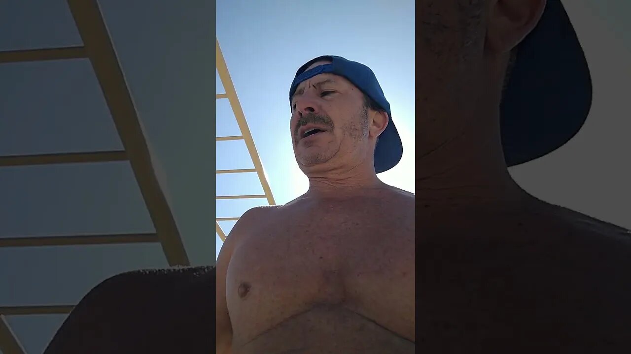 Round 6 - 13 muscleups/5 knuckle hspu(assisted)
