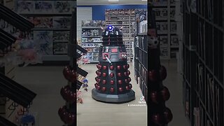 👉 #DALEK INVADES #COMIC BOOK STORE #DOCTORWHO #DALEKHAL #COSPLAY #COSPLAYER #SUBSCRIBE #SHORTS