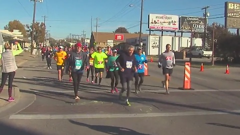 Thousands take part in Tulsa Route 66 Marathon