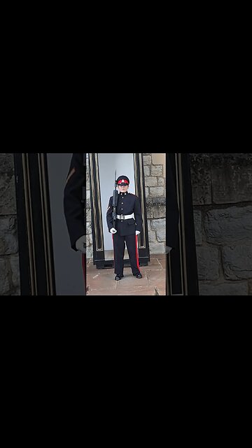 Male and female guard 39 engineer regiment #toweroflondon
