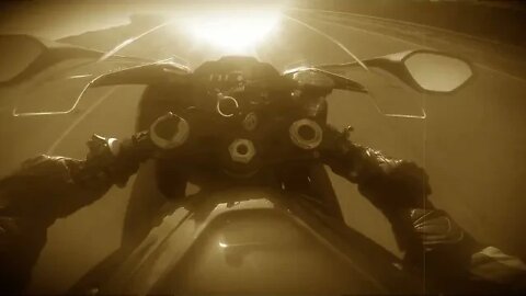 S1000RR - #s1000rr #motorcycle #traffic #lanesplitting #highway #bikelife #oldschool