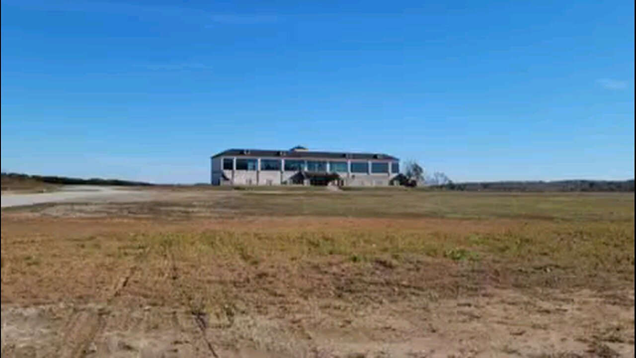 Center for the housing of 500 families 10 minutes away
