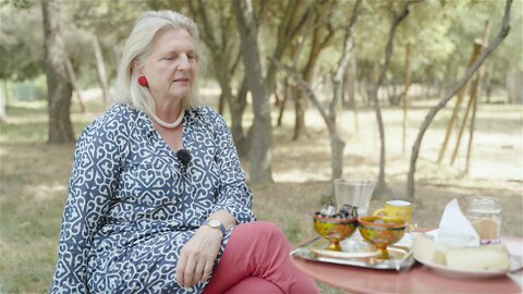 Exklusivinterview: Karin Kneissl ins Exil gezwungen
