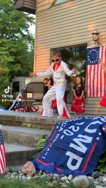 Celebrating the 50s in America! Happy 4th of July! 🇺🇸🇺🇸🇺🇸🇺🇸♥️🤍💙♥️🤍💙♥️🤍💙🔥🔥