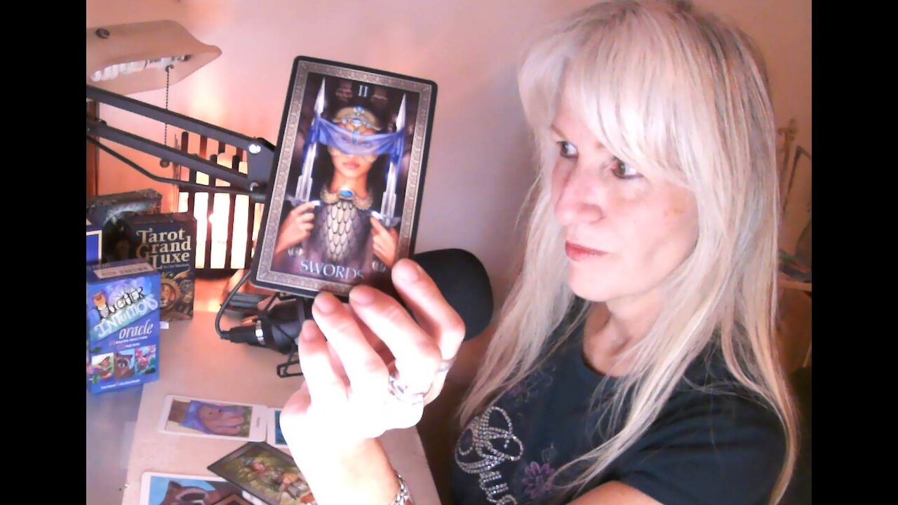 Tarot Aries - Aug 2021 - Walking Alone For Spiritual Growth