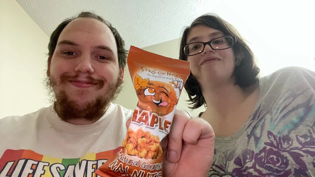 We try maple flavored gourmet walnuts-food review