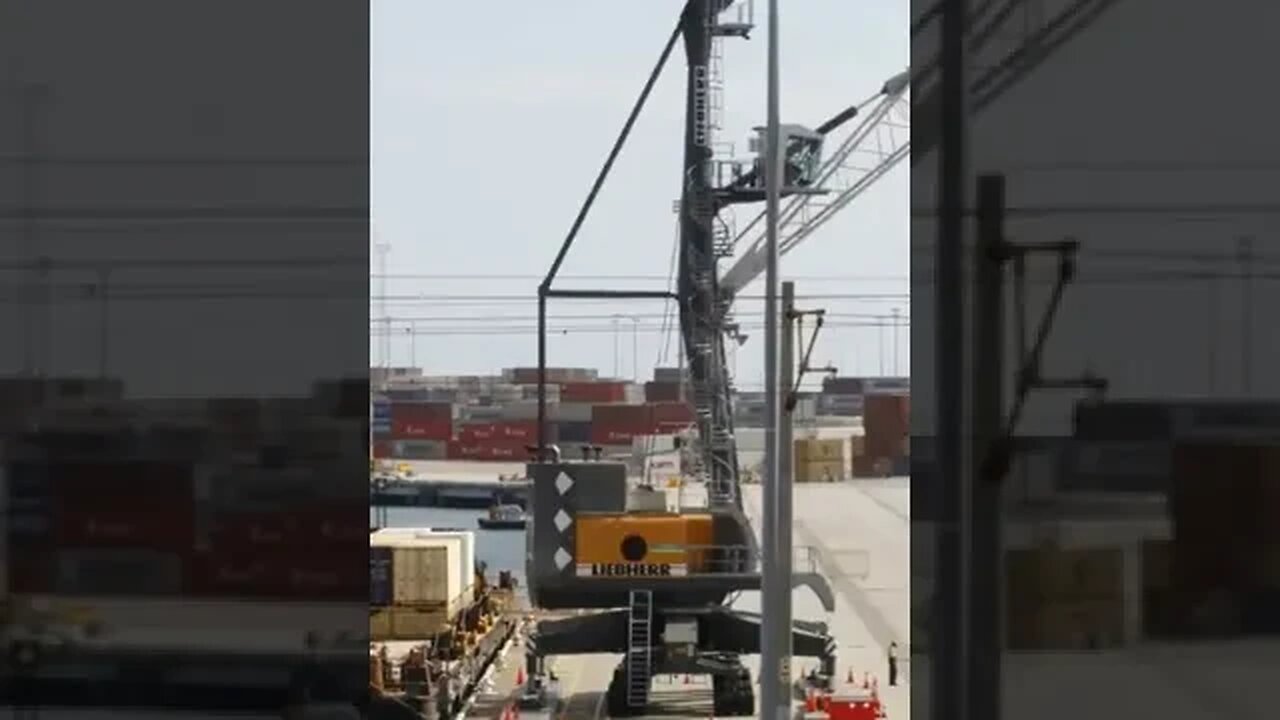 Crane Unloading A Barge. #trending #shorts #merchantnavy #crane #shipping #lifeatsea #video #viral