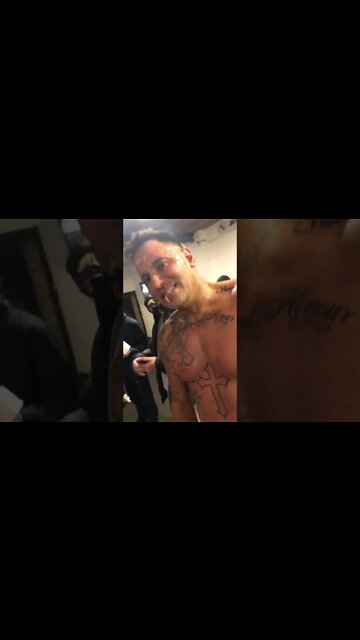 Mike Tyson Style #MikeTyson Alex sacrifice his ear for the W 🩸 #UFC #STREETFIGHT