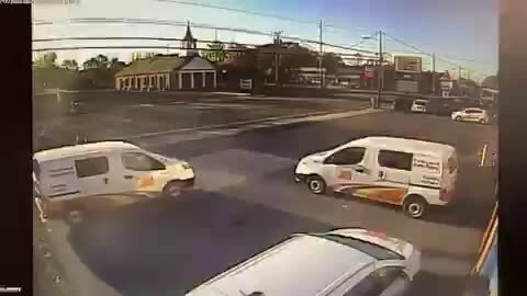 Camâra de vigilância capta momento de explosão em Harrisonburg