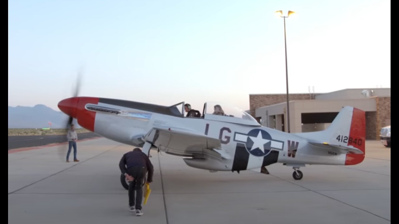 TOM CRUISE - MUSTANG