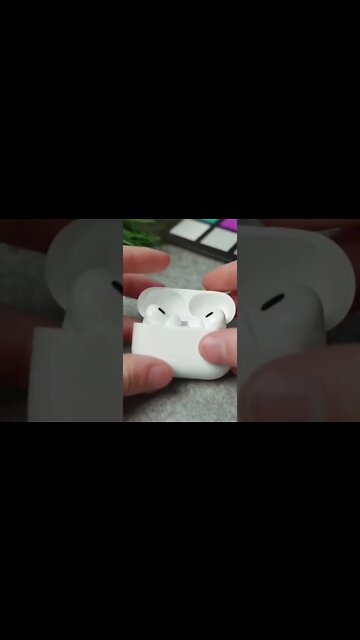 What The Different LED Colors Mean on AirPods Cases!