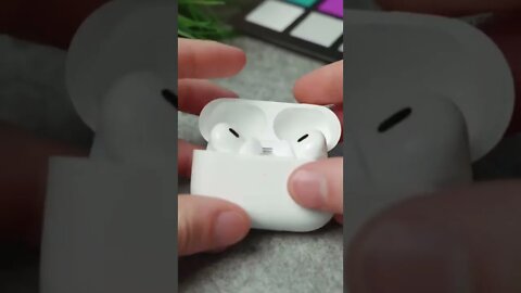 What The Different LED Colors Mean on AirPods Cases!