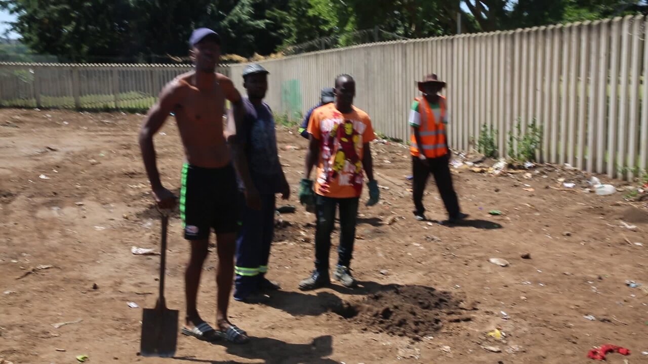 SOUTH AFRICA - Durban - Flood victims at Reservoir Hills (Video) (9Yo)