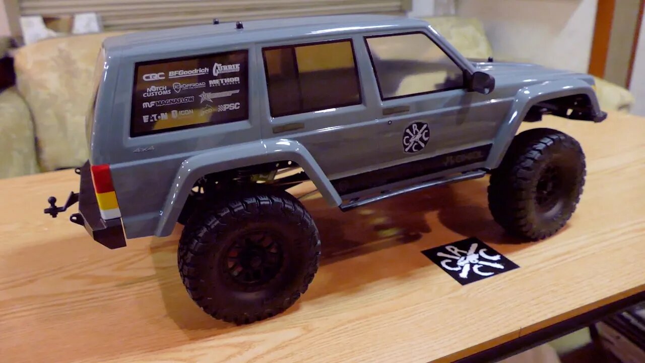 Axial SCX10 II RTR 2000 Jeep Cherokee Unboxing While On The Road