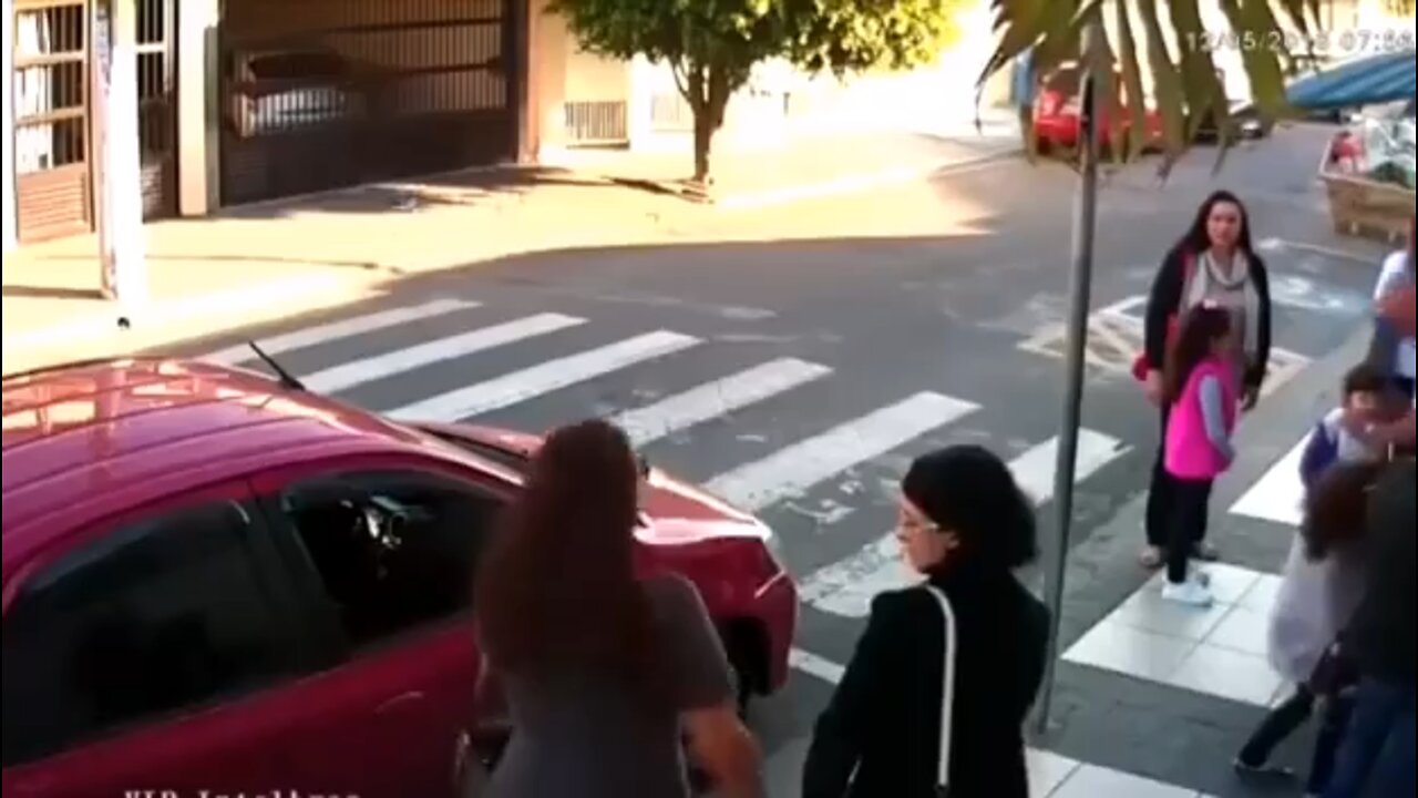 Conceal carry takes out a armed kidnapper