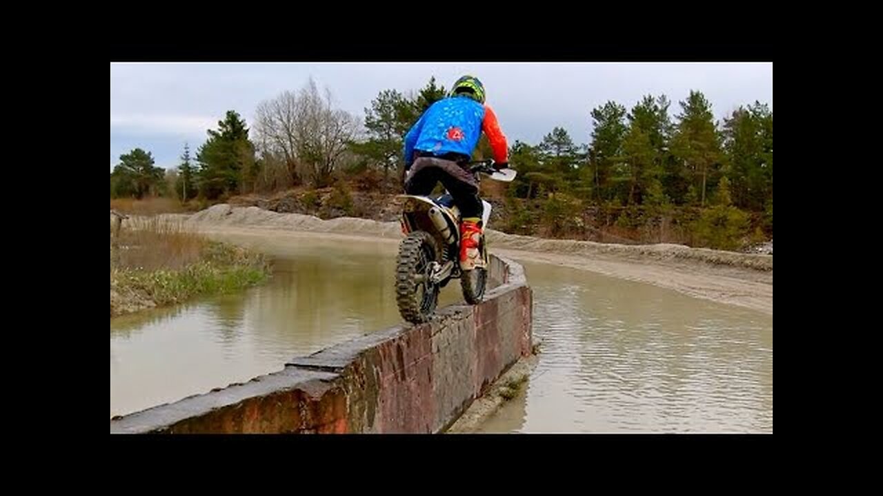 Enduro - Riding On The Edge