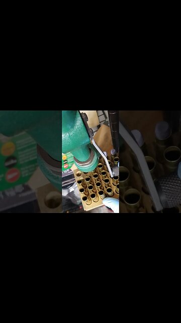 Uniflow Be Dropping Powder Like