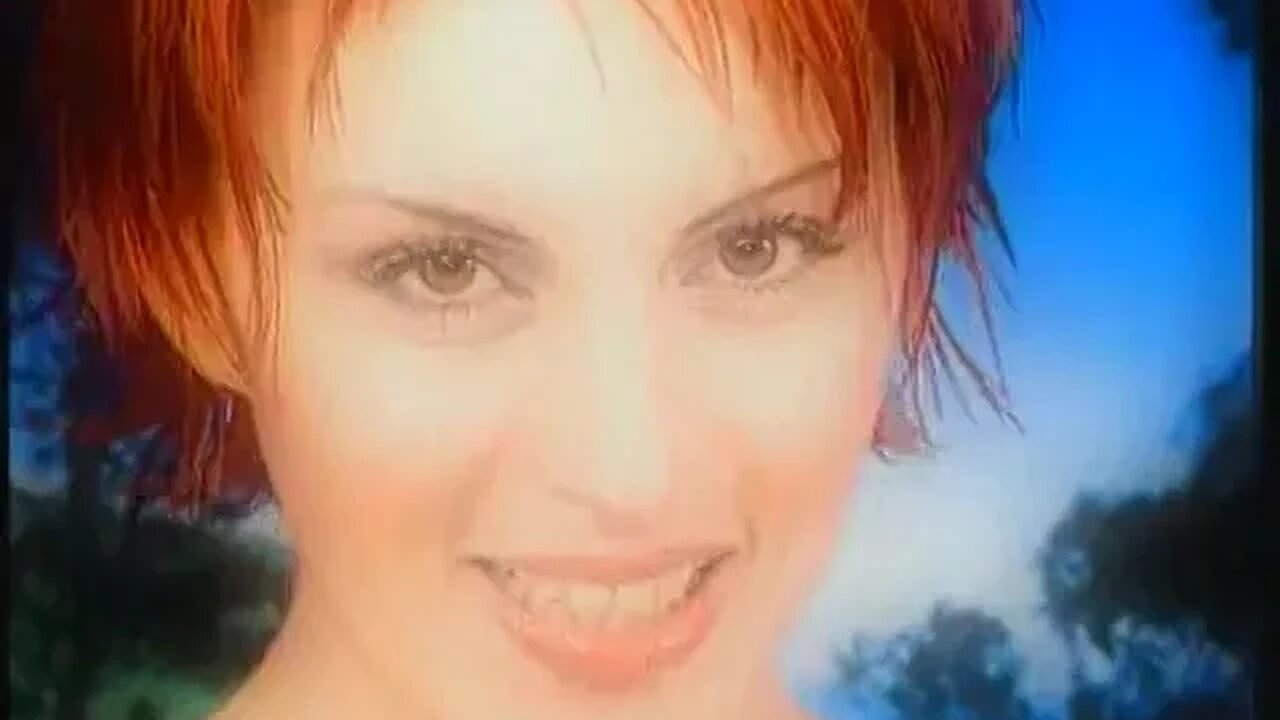 Πέγκυ Ζήνα - Ανέβαινες (1998) - Μουσικό βίντεο με έντονη κίνηση και πληροφορίες στην οθόνη