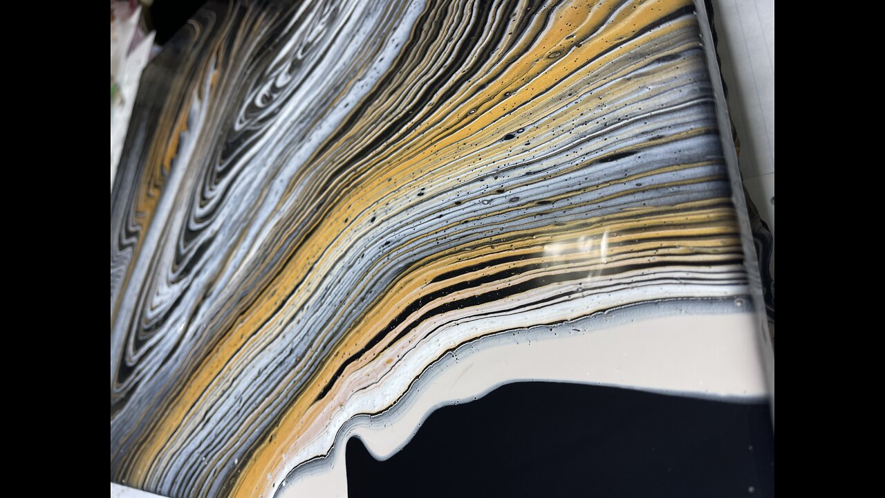 The Gold and the Beautiful Ring Pour ~ Just paint & water! #nosilicone #art #gold #pearlwhite #black