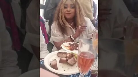 Le Meilleur Risque Flore De Lille Veuve Joyeuse_voulait pa obliger deux belles-filles à la suivre XO
