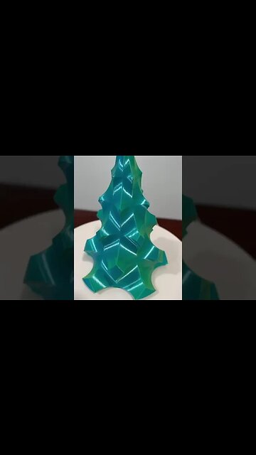 Finale to our print! Grab our filament Ice Blue Lime in our shop! Happy holidays :)