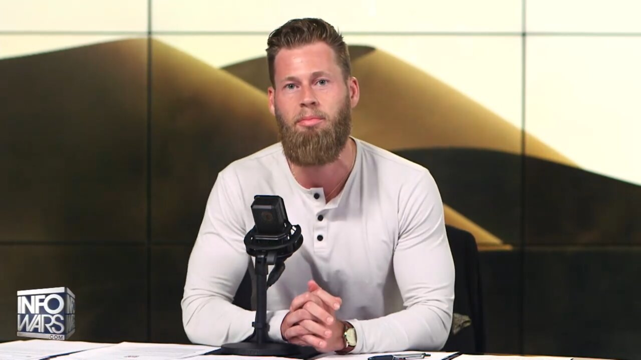 WAR ROOM (Full Show) Thursday - 7/14/22