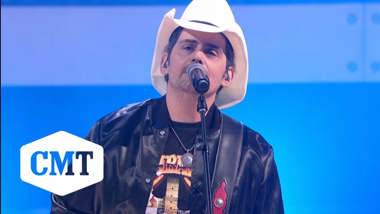 Brad Paisley Performs "Old Alabama" | CMT Giants: Alabama