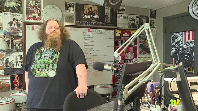 Metallica accepts Boise radio DJ's challenge to lose weight