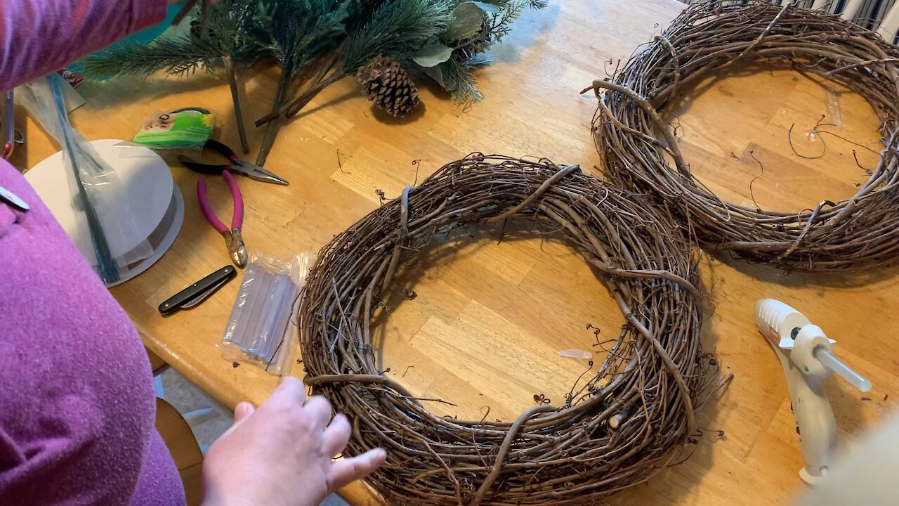 Super Easy Christmas Wreath