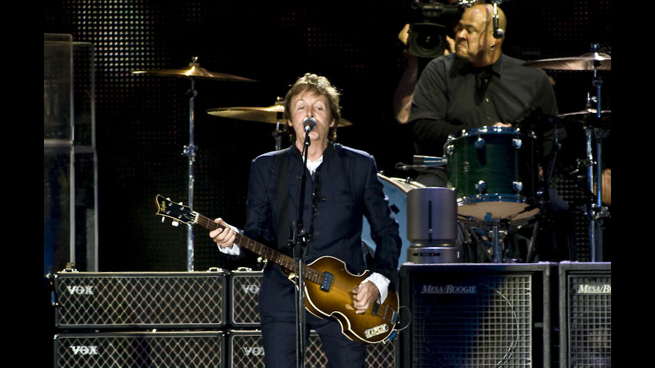 Paul McCartney 'finishes work on final album in trilogy' .