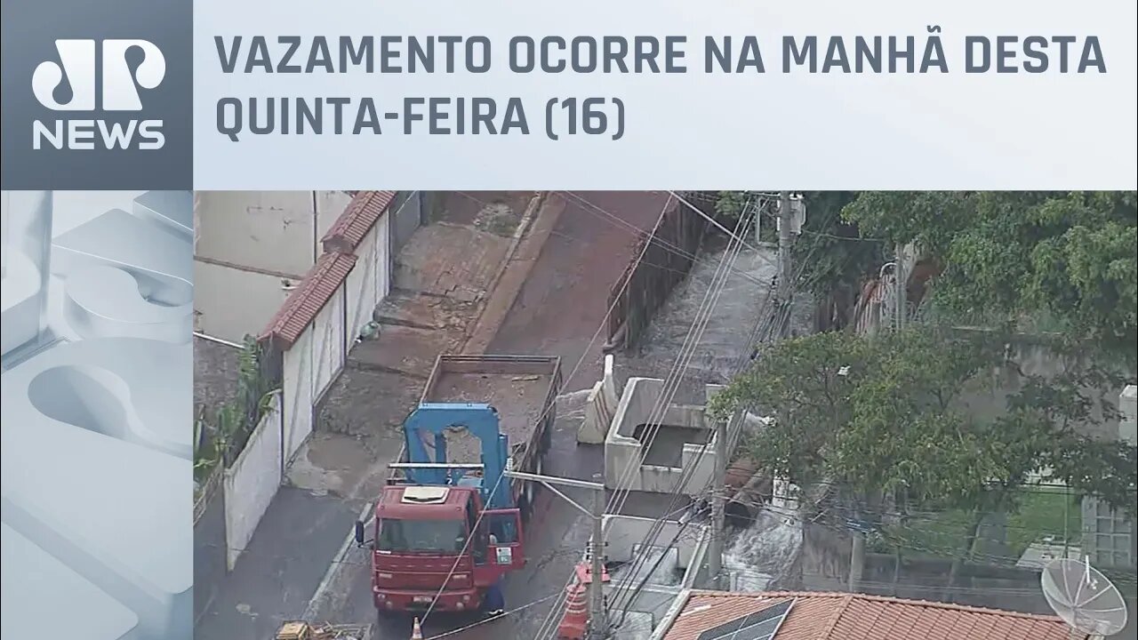 Obra da Sabesp provoca vazamento de água e alaga vias da Zona Norte de SP