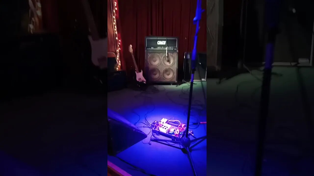 A Little Pre Show, Show Around.