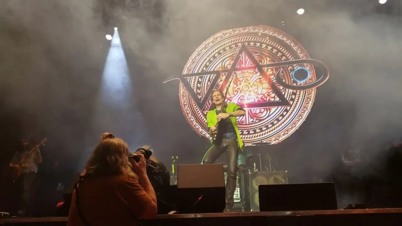 Steve Vai GIANT BALLS OF GOLD Chicago 11/16/22 1st Row