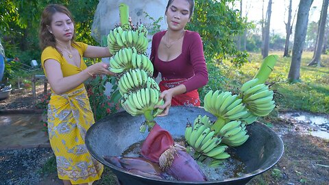 Green banana braised with pork cook recipe and eat - Amazing video