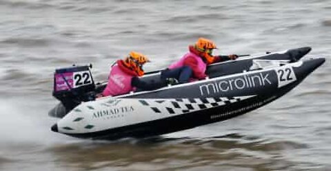 Cuidado! Salto mortal registado num barco insuflável a motor