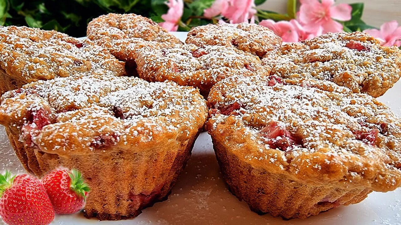 Make a delicious dessert in 5 minutes! Strawberry muffins recipe for breakfast(with oats)!