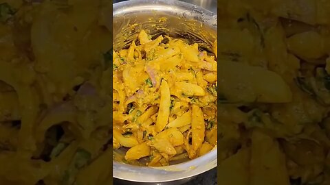 Crispy Aloo, Palak & Paneer Pakoras #CrispyPakoras #AlooPalakPaneer #ViralRecipe #DeliciouslyCrispy