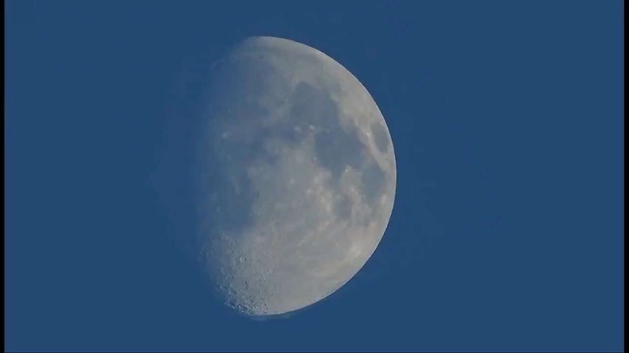 Colors of the Sky on Plasma Moon: PROOF the Moon Emits Its Own Light & Is Not Solid/in "Space"