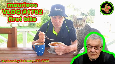 maurieos VLOG #1762 first bite