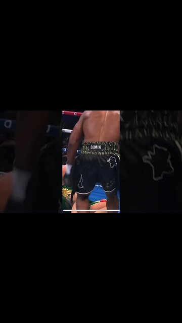 Ngannou Knocks Down Fury! #sportsbettingpicks #sports #sportsbettingexpert #sportsbetting #boxing