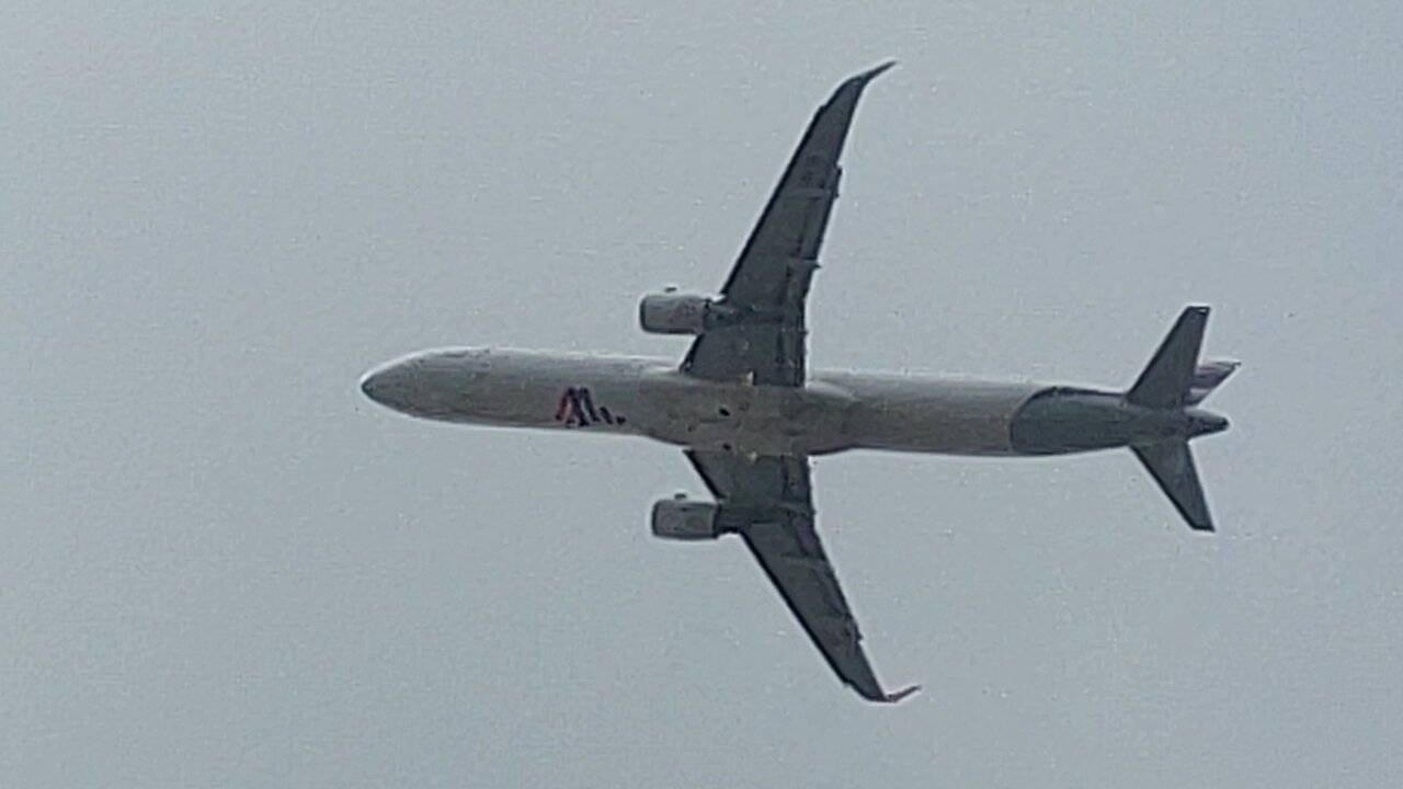 Airbus A321 PT-XPO departing to São Luís do Maranhão to Fortaleza