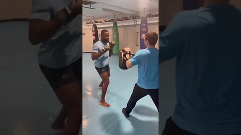 It runs in the family. Leon Edwards’ brother FabianEdwards putting in work. 🥊