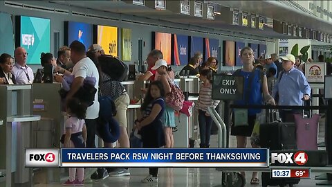 People pour into R-S-W for the Thanksgiving holiday