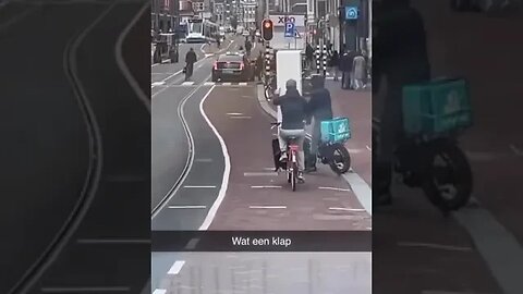 Коробка ёбаная виновата.