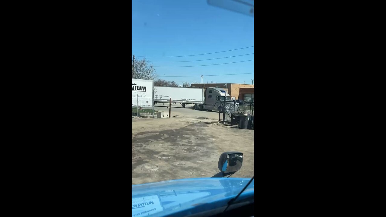 Trailer Falls Off Truck