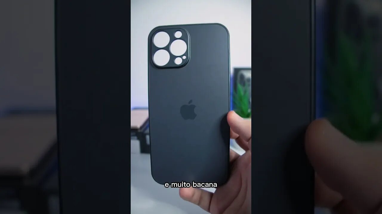 A CAPINHA QUE DEIXA O IPHONE PARECENDO QUE ESTÁ SEM CAPA #shorts #capaiphone