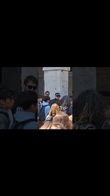 Move back #horseguardsparade