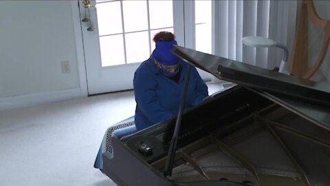 AM SONDRA APPEARANCE