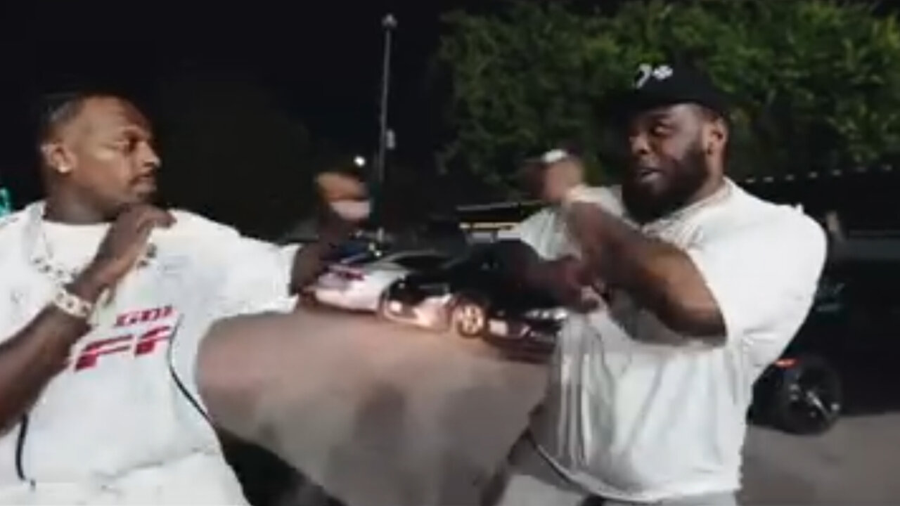 Sauce Walka and Maxo Kream catching a friendly slap boxing fade